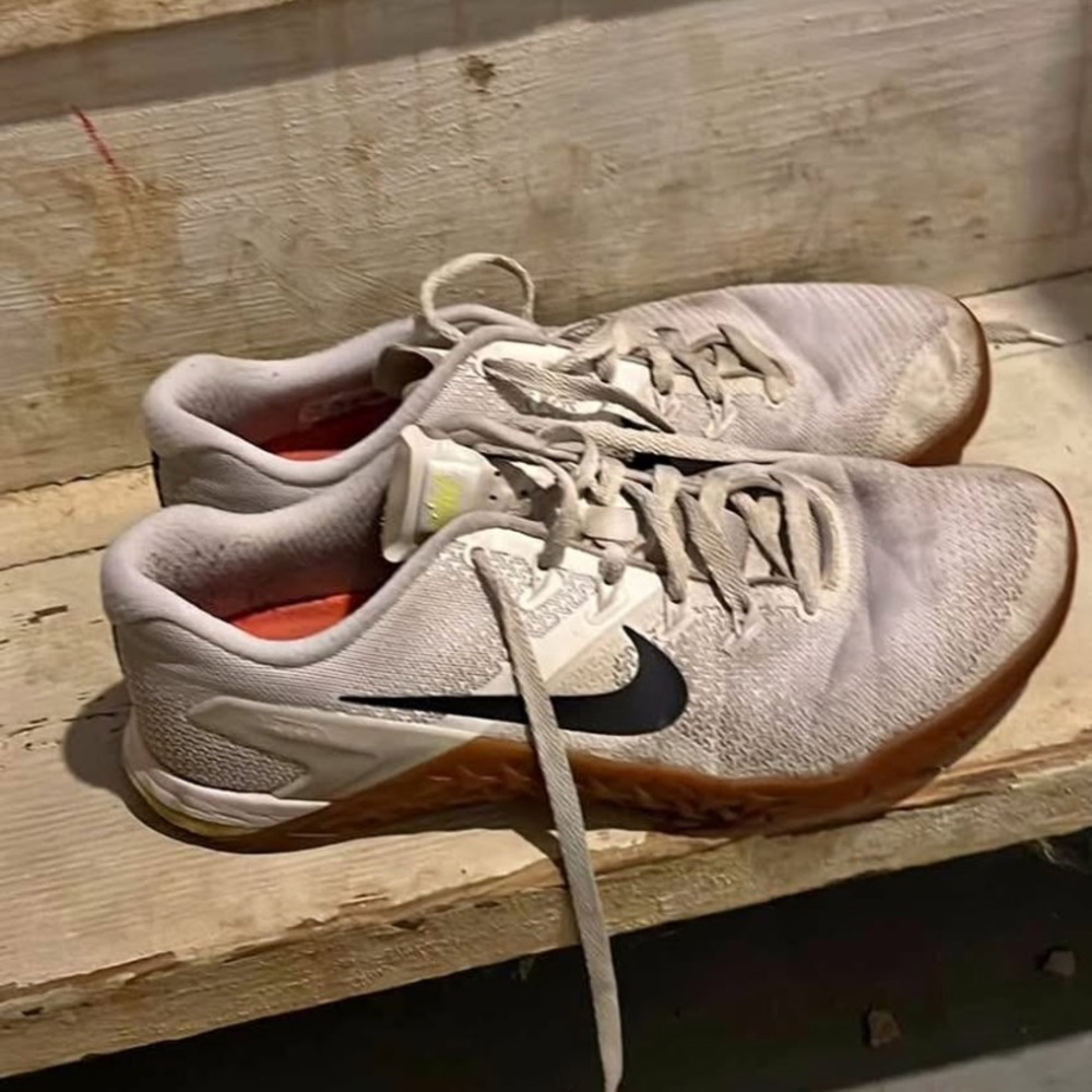 Nike White and Black Sneakers with Gum Sole